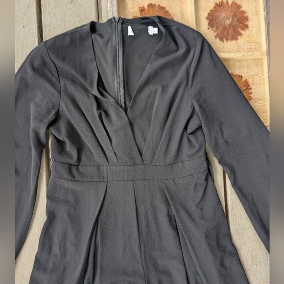 Petal & Pup Black Pleated Wide‎ Leg Jumpsuit L Long Sleeve - Picture 2 of 6